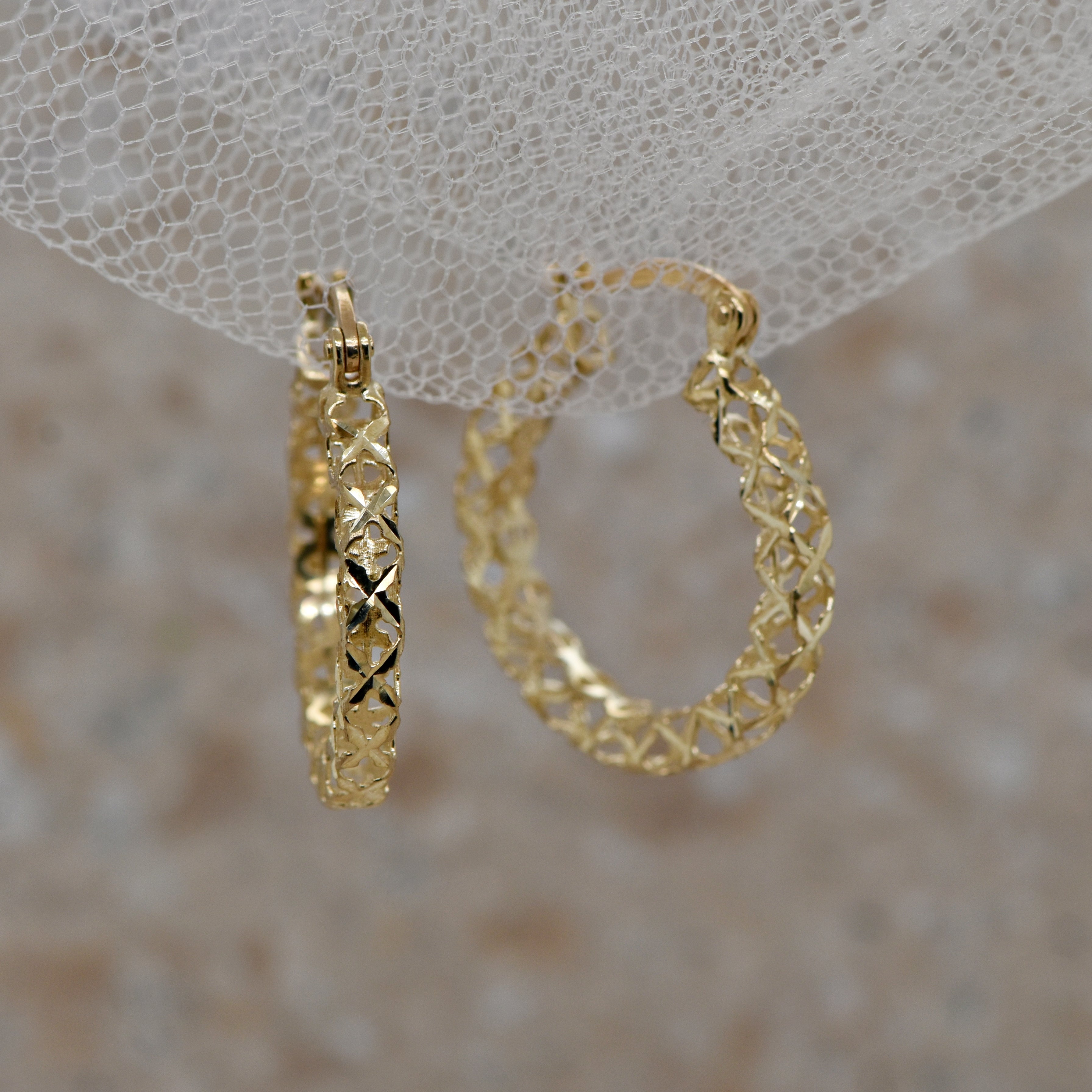 9ct Lattice hoops
