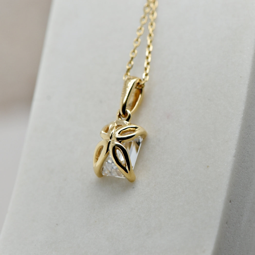 Lab Grown 1.00ct Emerald cut diamond pendant