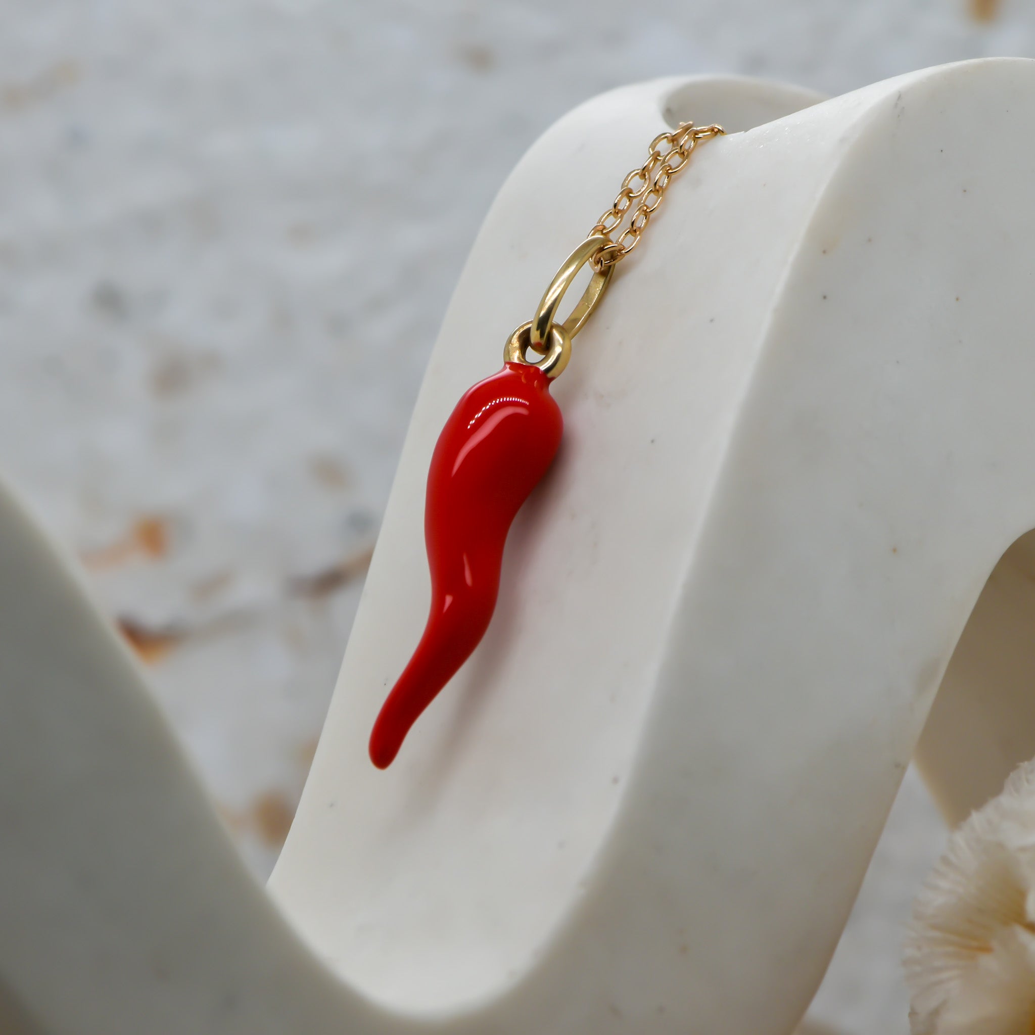 Large gold corni (chilli charm)