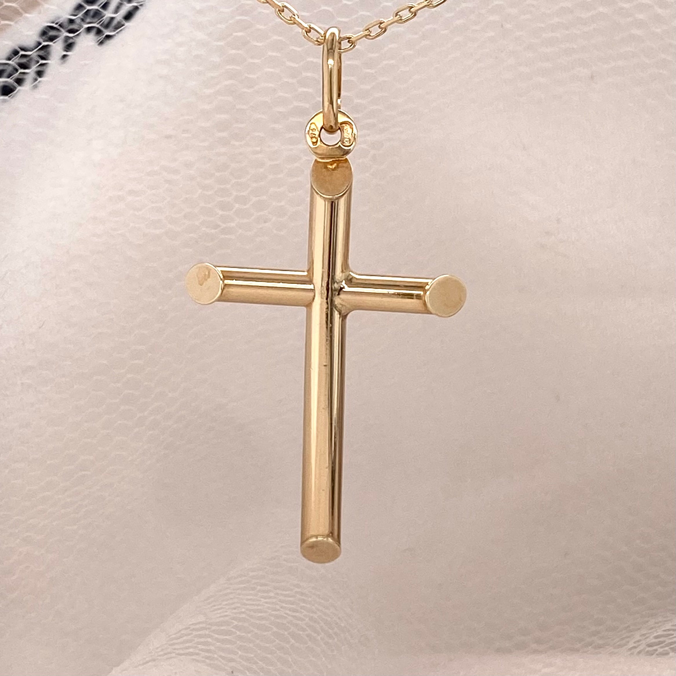 9ct Gold tubular Cross