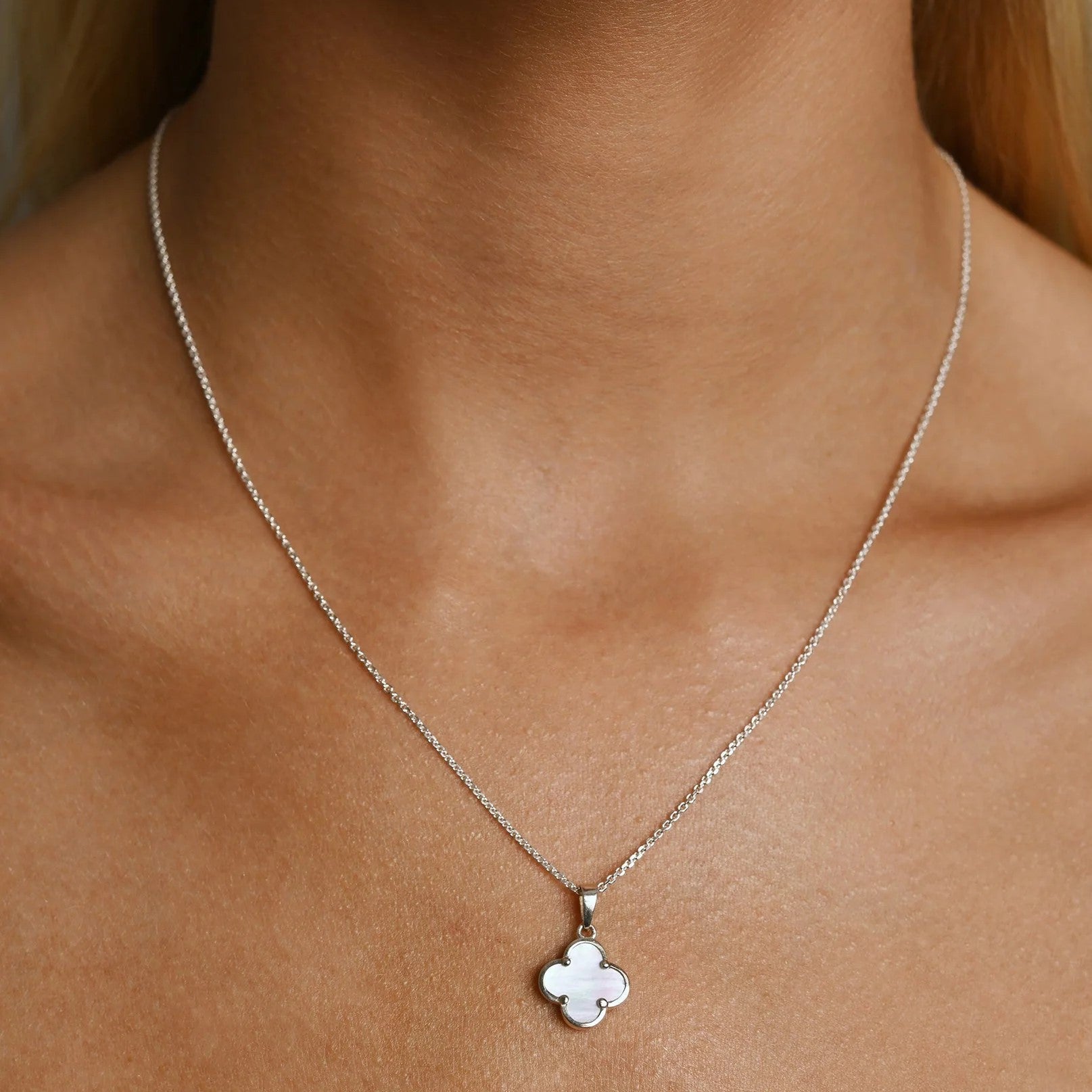 Von Treskow - Belcher Necklace With Clover (Mother Of Pearl)
