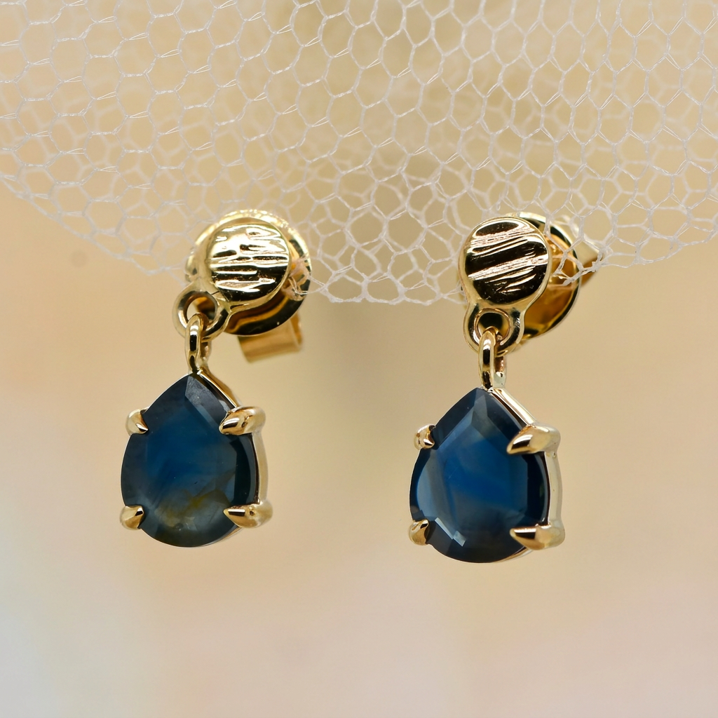 Pear cut Sapphire Studs