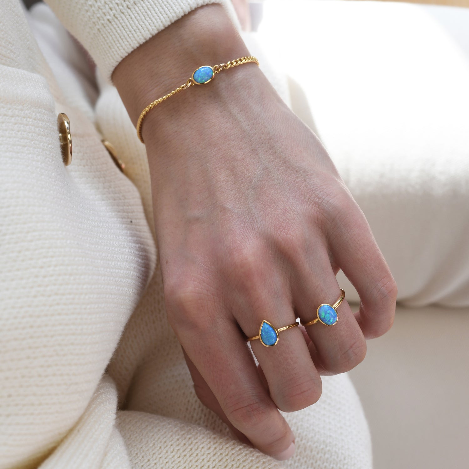 Von Treskow - Oval Czelline Opal Curb Bracelet
