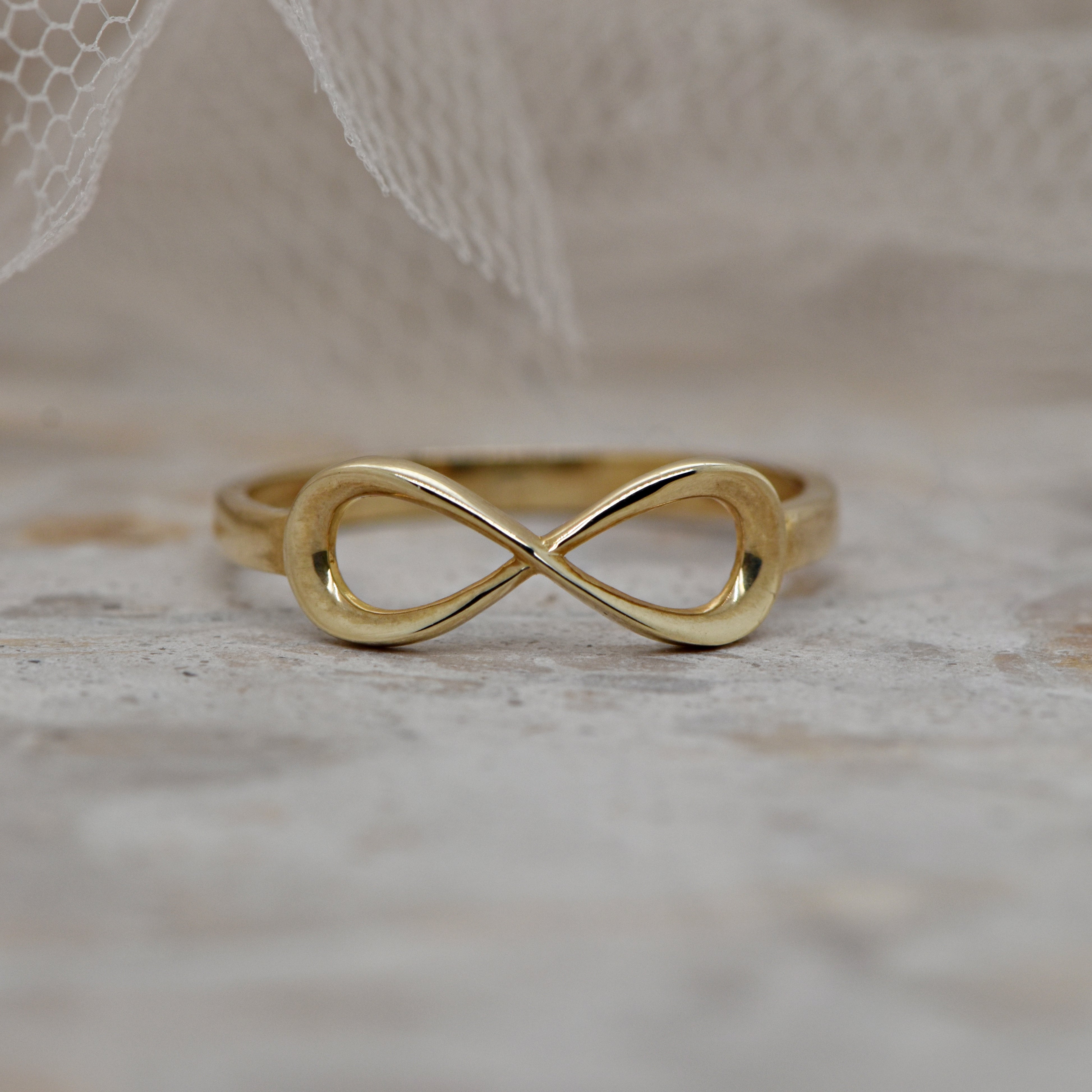 9ct infinity symbol ring