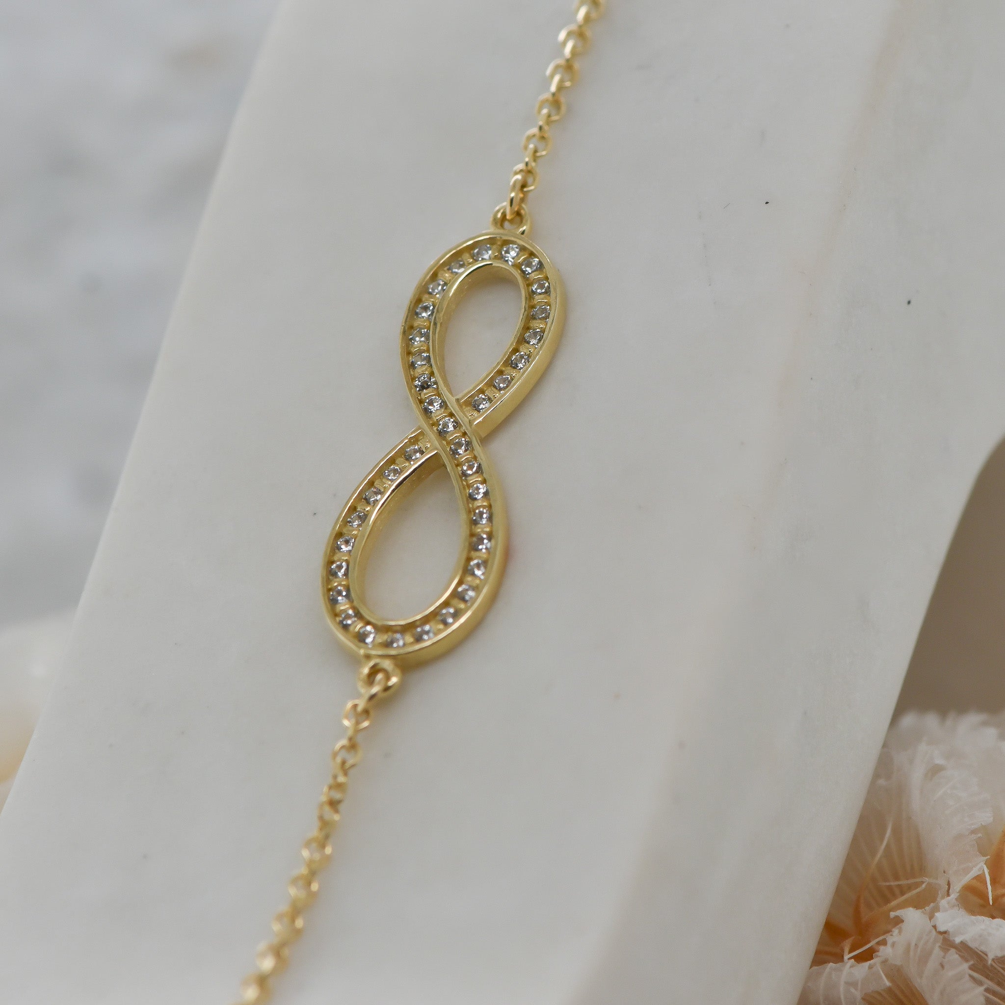 9ct Yellow gold infinity bracelet