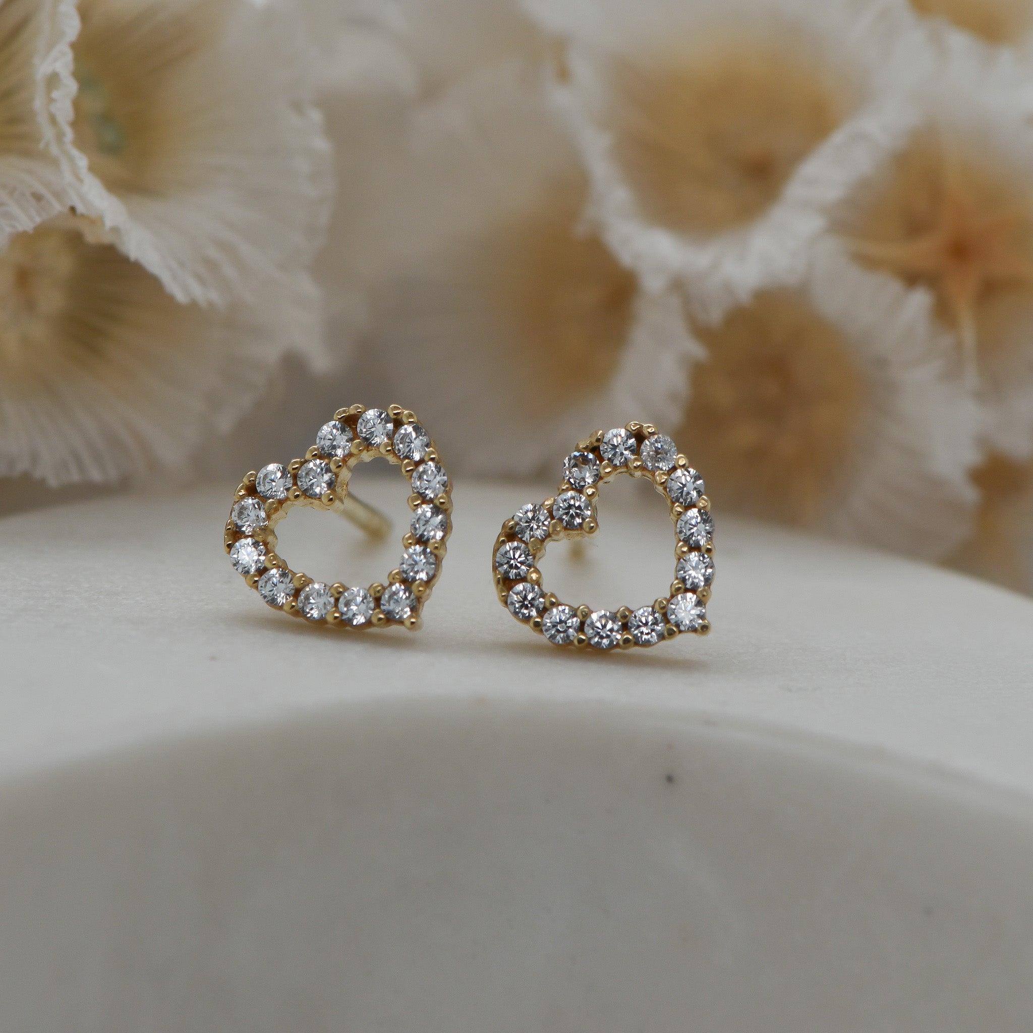 9ct heart studs