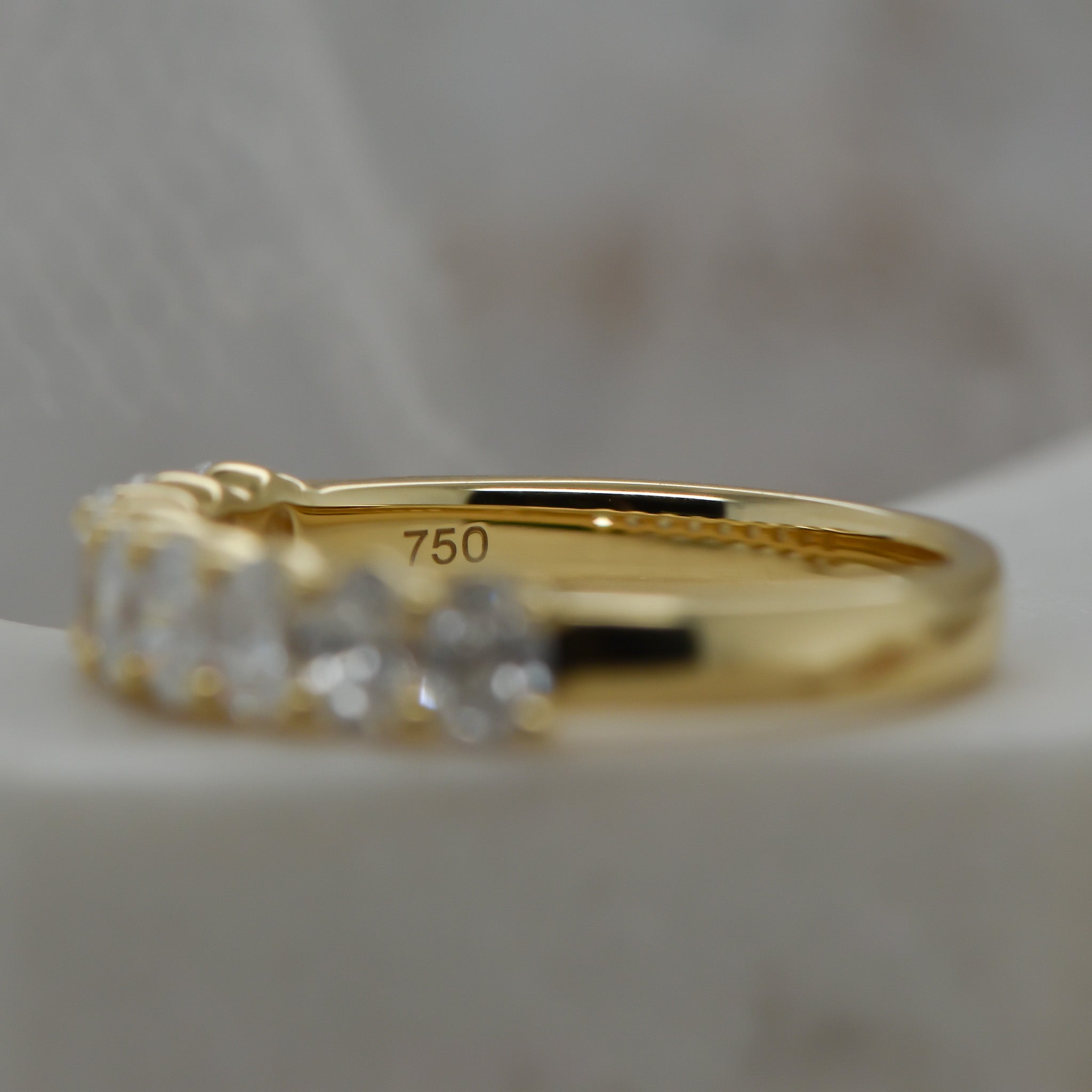 MILA - LAB GROWN 9 X OVAL CUT DIAMOND BAND