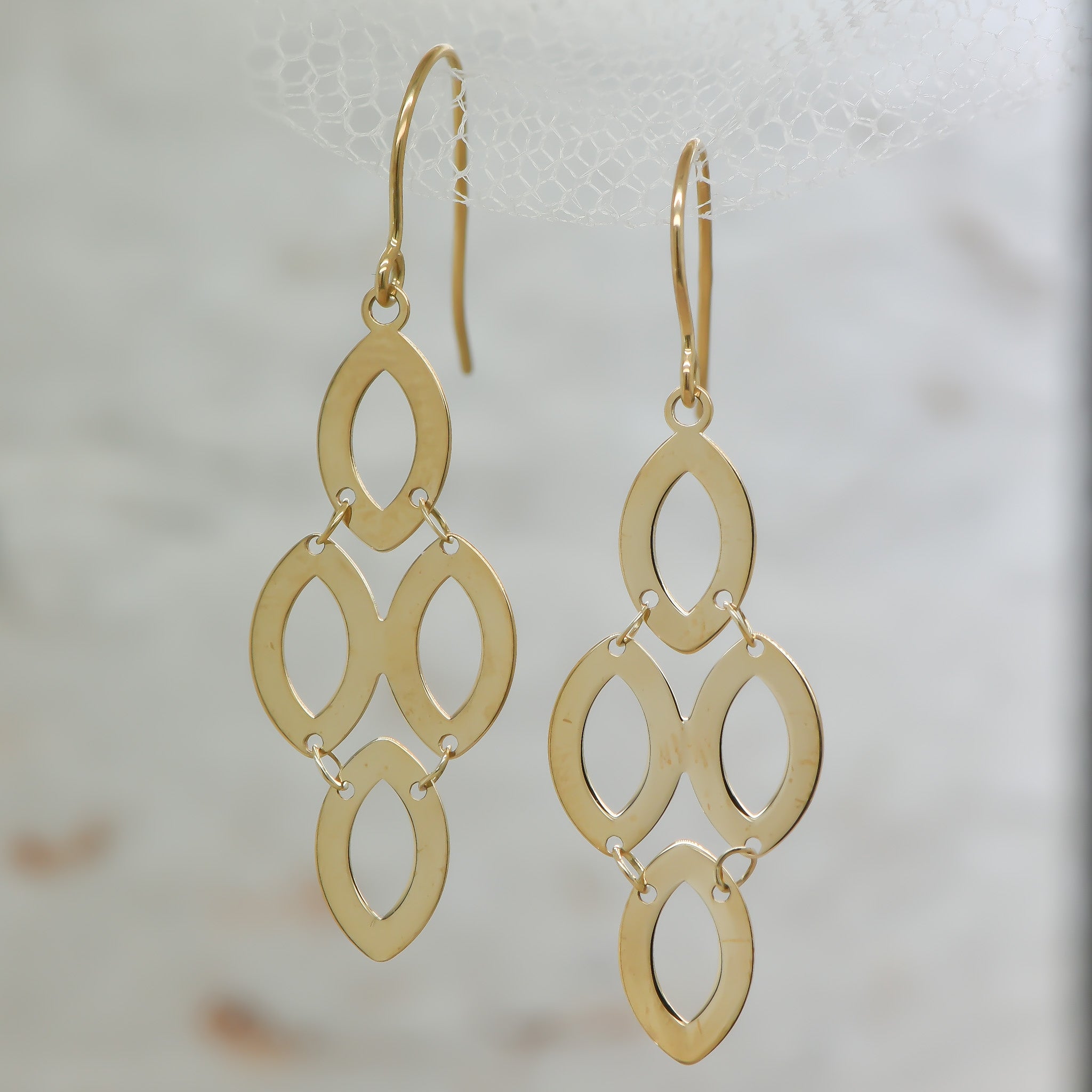9ct Yellow gold drop earrings