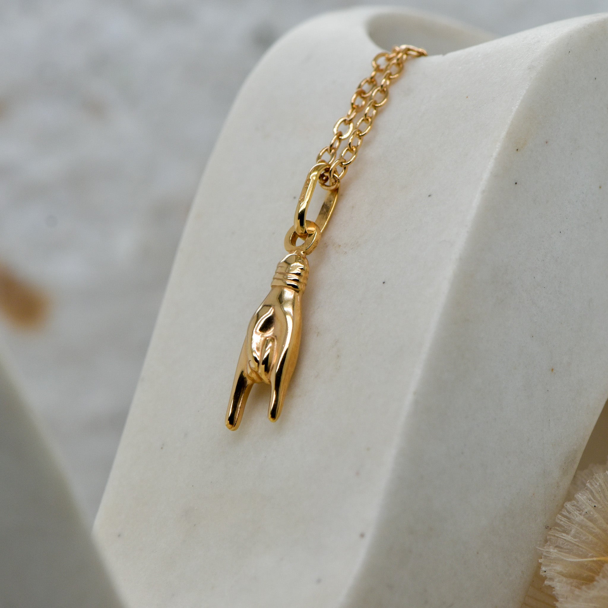 9ct Hand Charm