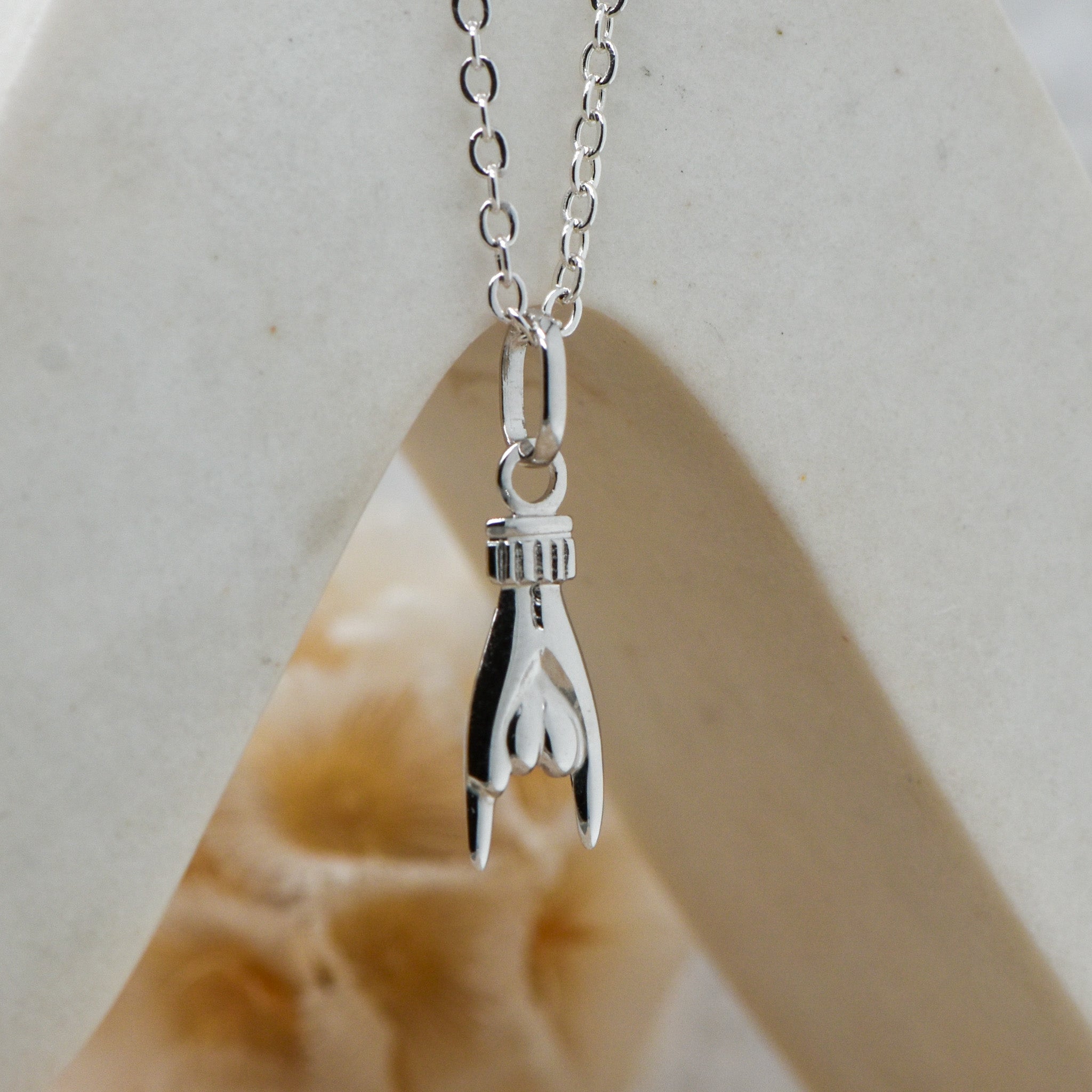 9ct Hand Charm