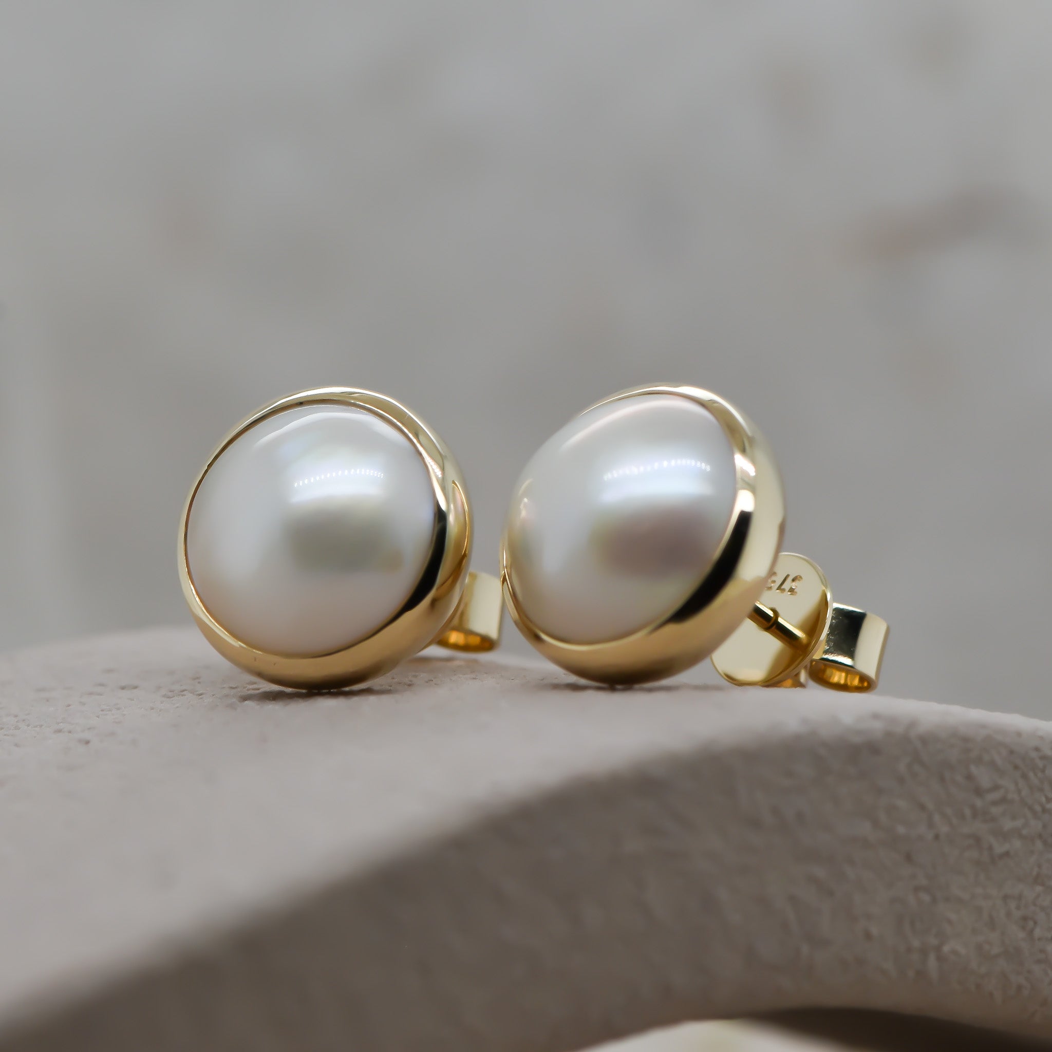 9ct Mabe Pearl Stud Earrings