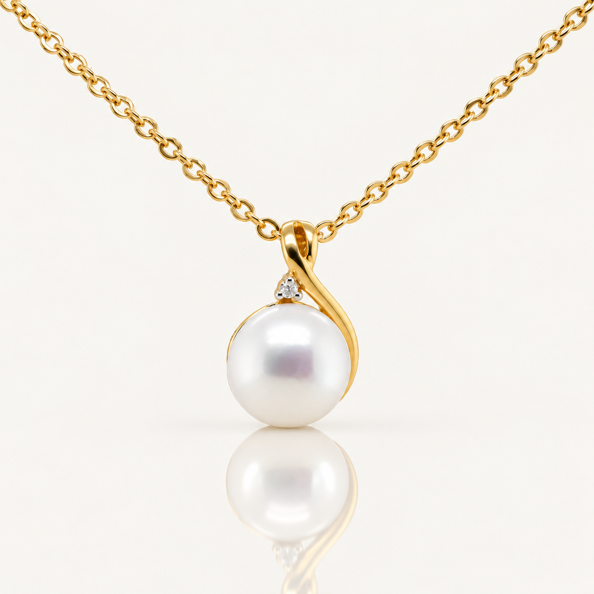 Freshwater Pearl & Diamond Pendant | 9ct Yellow Gold
