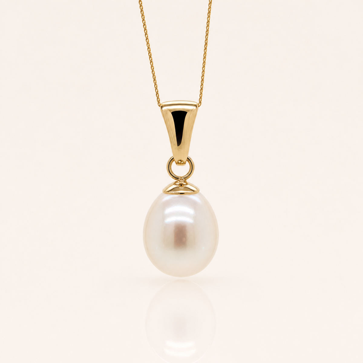 Freshwater Pearl Teardrop Pendant | 9ct Yellow Gold